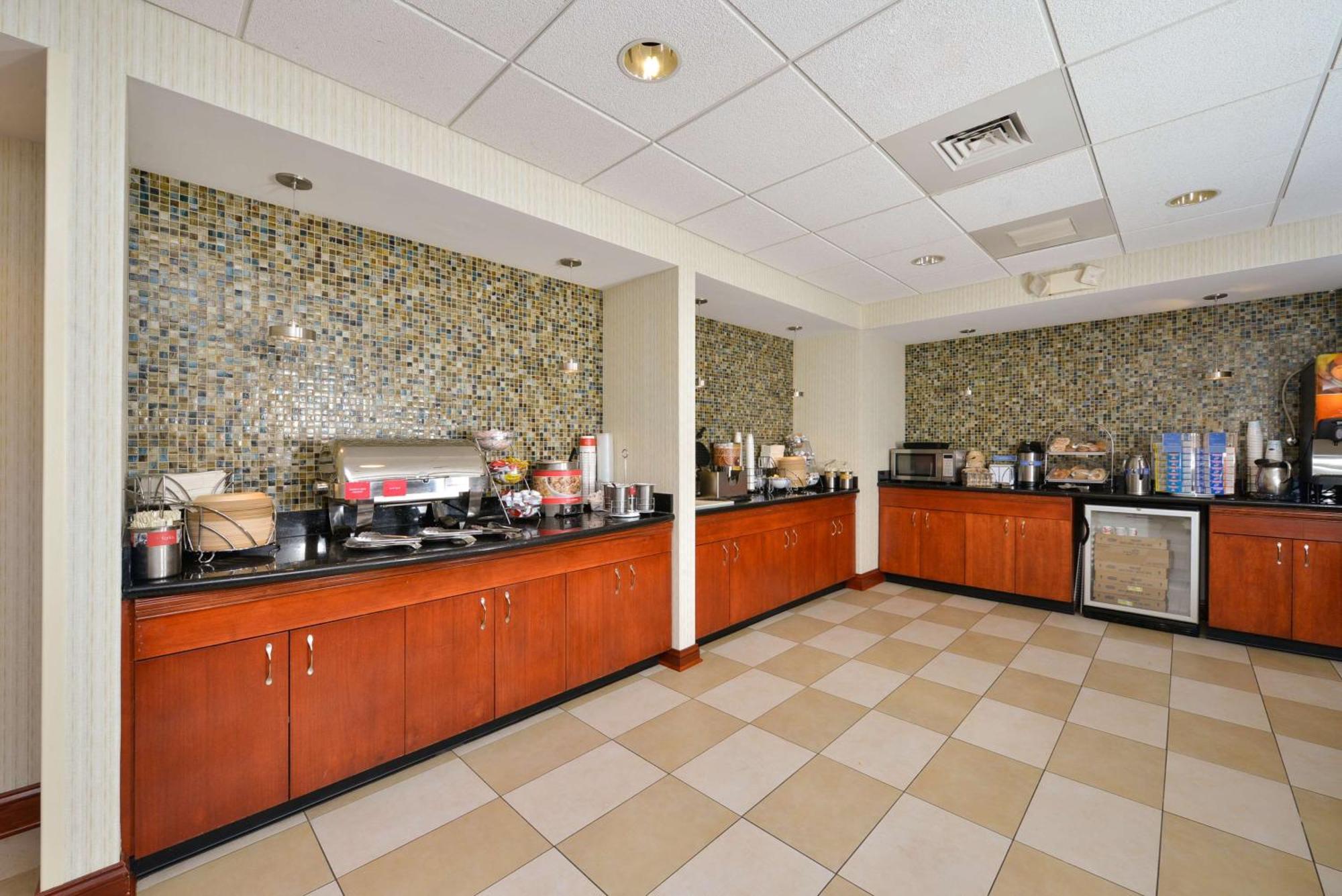 Hampton Inn Фармвил Екстериор снимка